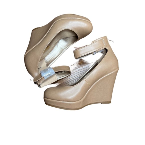 Dream Paris Shoes - Dream Paris Tan Patent Leather Wedges Size 6